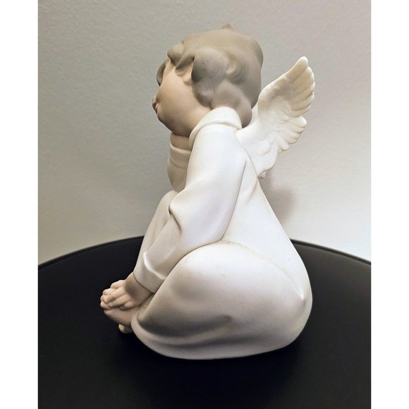 Lladro Angel Dreaming Statue 01004961 (Matte Finish) 6" Tall - Picture 2 of 5